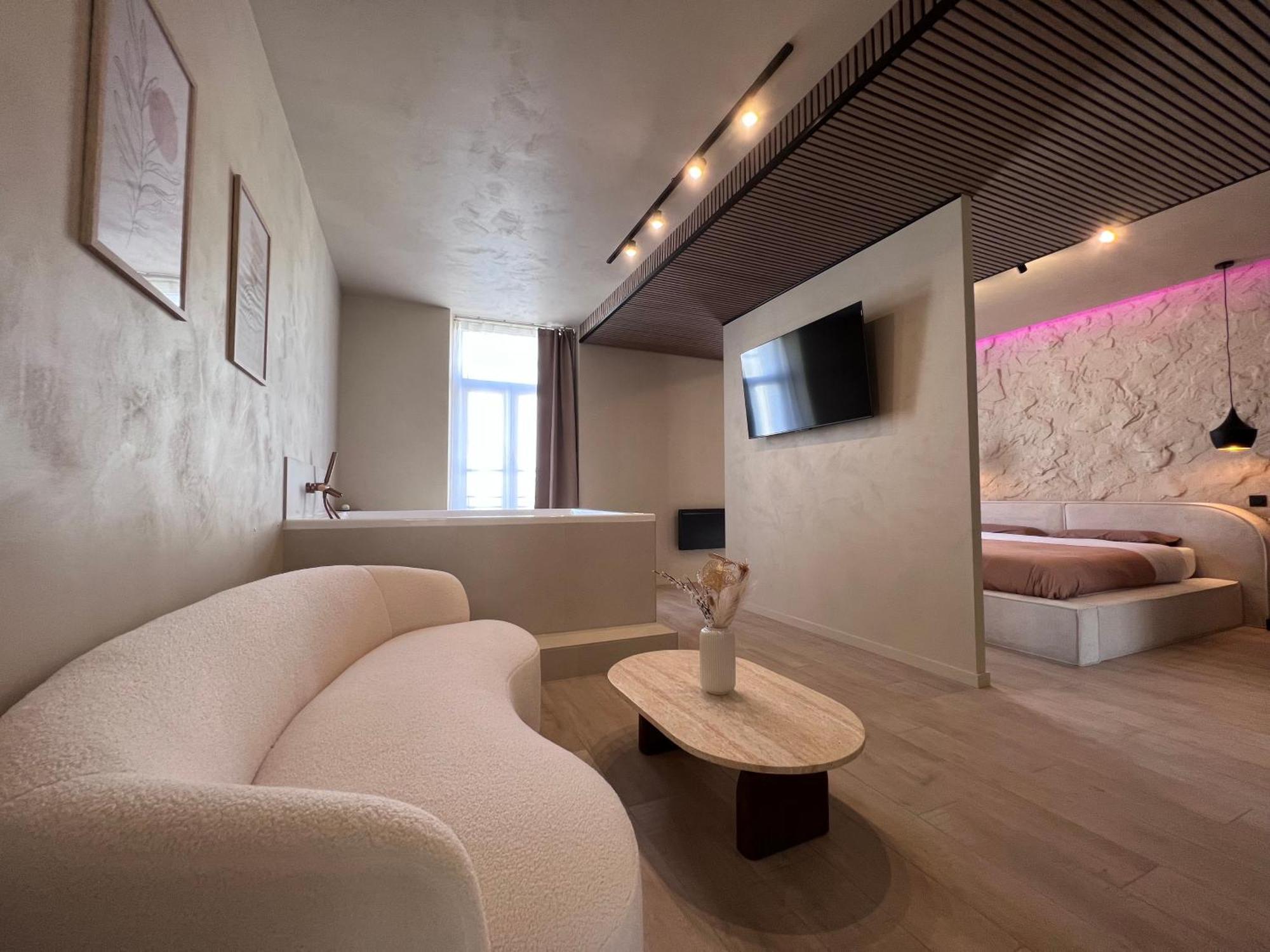 Harmony Room Suite Avec Balneo Анже Экстерьер фото